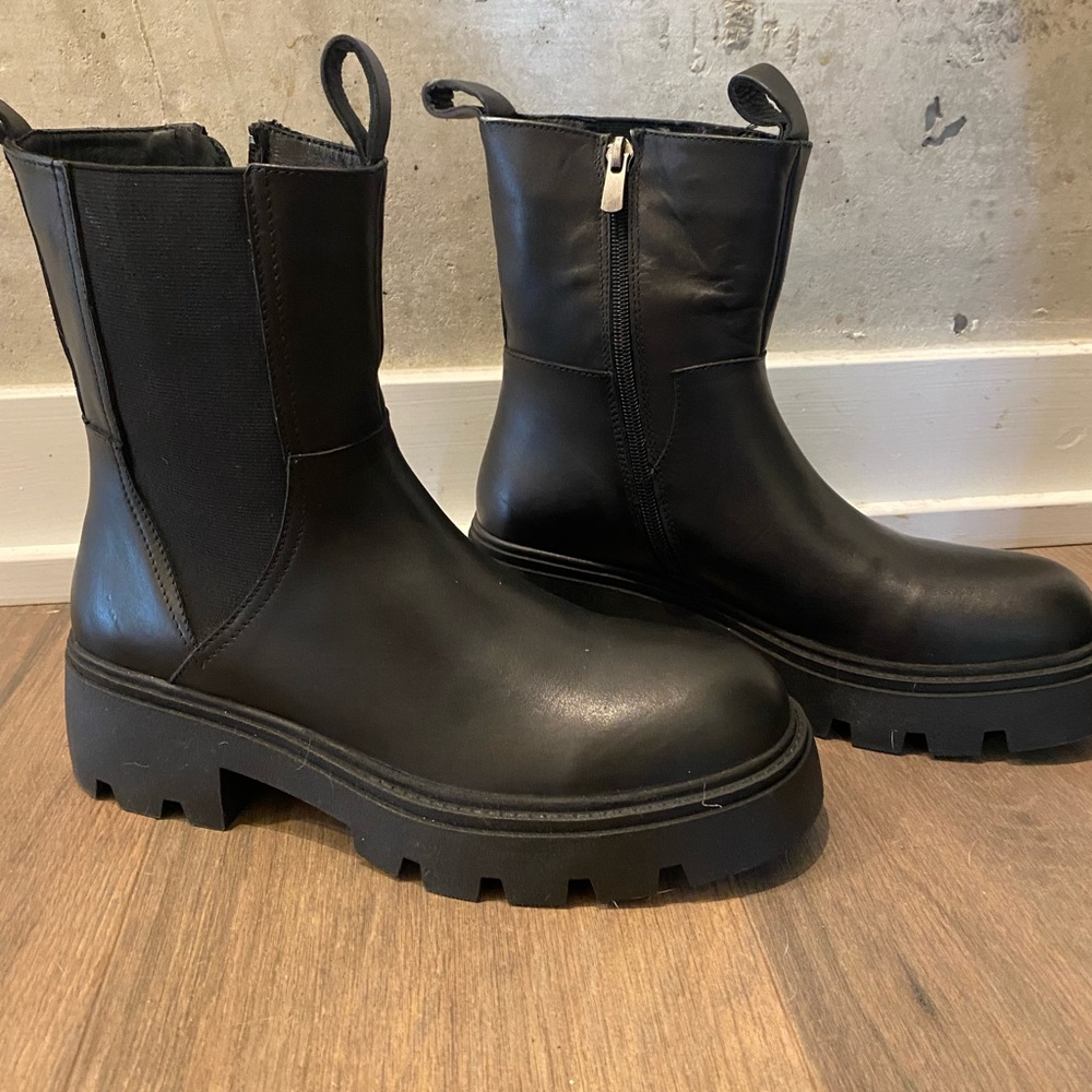 L'INTERVALLE Hayes Leather Chelsea Boots for Women